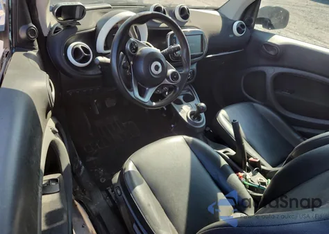 2016 Smart Fortwo z USA, uszkodzony, nr VIN WMEFJ5DA7GK137783